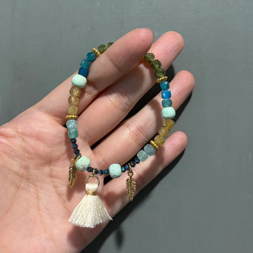 Bohemian Style Bracelet (Prehnite, Turquoise, Apatite) (葡萄+綠松+磷灰)